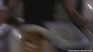 Смотри Marcello Bravo & LittleCaprice's Footjob Holiday - бесплатное HD порно на FREE-FULL-PORN.COM
