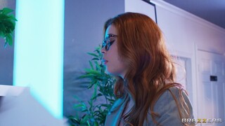 Смотри Glasses and Gags: Office Sex Documentary - бесплатное HD порно на FREE-FULL-PORN.COM