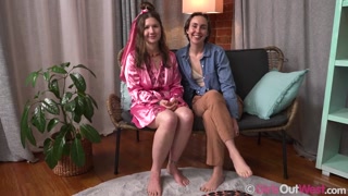 Смотри Inside the Minds of Olive G & Sophia Rose - Make a Wish - бесплатное HD порно на FREE-FULL-PORN.COM