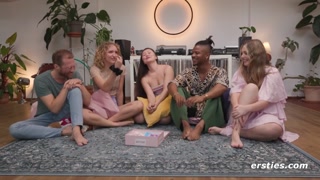 Blonde Babe Luna: Truth and Dare with a Twist - бесплатное порно в 4K FREE-FULL-PORN.COM