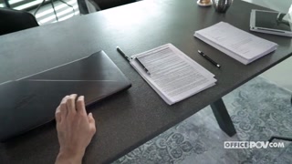 Смотри On the Table in Office - бесплатное HD порно на FREE-FULL-PORN.COM