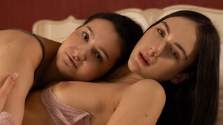 Смотри Adeline's Secret Pleasure - бесплатное HD порно на FREE-FULL-PORN.COM