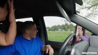 Смотри Horny Drive with Short Hair Latina - бесплатное HD порно на FREE-FULL-PORN.COM