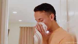 Смотри  Latina Stepmom's Shower Surprise  - бесплатное HD порно на FREE-FULL-PORN.COM