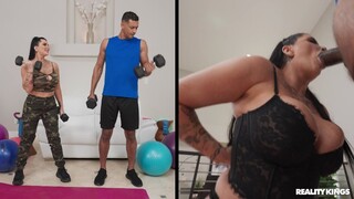 Смотри Thong-Wearing Sergeant Gets Drilled in the Butt - бесплатное HD порно на FREE-FULL-PORN.COM