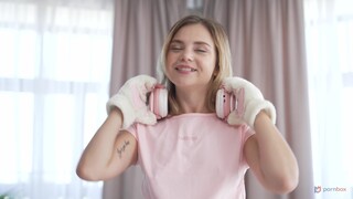 Смотри  Tim's Monster Cock Fucks Bella Gray's Gaping Ass  - бесплатное HD порно на FREE-FULL-PORN.COM