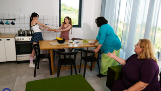 Смотри Old and Young Lesbian Sex - BBW Stepmom and Teen Maya - бесплатное HD порно на FREE-FULL-PORN.COM
