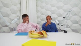 Смотри Piercing and Tattoo Get Fucked in Missionary - бесплатное HD порно на FREE-FULL-PORN.COM