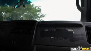 Смотри Tony Rubino's Car Sex with Shrooms Blooms - бесплатное HD порно на FREE-FULL-PORN.COM