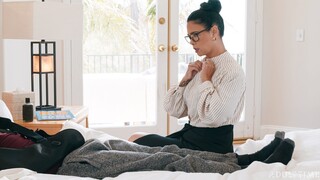 Смотри Natural Tits Teacher Helps - бесплатное HD порно на FREE-FULL-PORN.COM