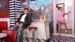 Смотри Victor Ray's Hand Job - бесплатное HD порно на FREE-FULL-PORN.COM