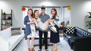 Смотри Big Ass Birthday Party with Facial - бесплатное HD порно на FREE-FULL-PORN.COM