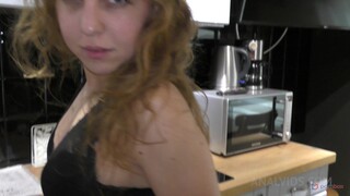 Смотри Blonde Russian MILF Anal POV - бесплатное HD порно на FREE-FULL-PORN.COM