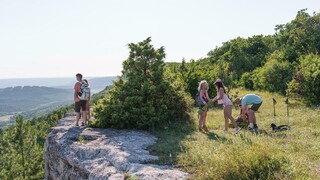 Смотри Blowjob and Pussy Licking on the Hike - бесплатное HD порно на FREE-FULL-PORN.COM