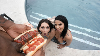 Смотри Booty Celebration with Doggystyle - бесплатное HD порно на FREE-FULL-PORN.COM