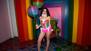 Смотри Clowning Around with Clussy - бесплатное HD порно на FREE-FULL-PORN.COM