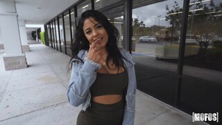 Смотри Blowjob from a Bubble Butt Beauty - бесплатное HD порно на FREE-FULL-PORN.COM