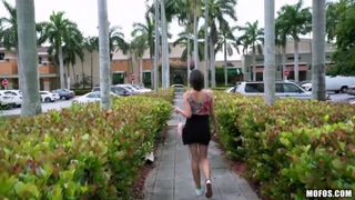 Смотри Amber Fucked in Public - бесплатное HD порно на FREE-FULL-PORN.COM
