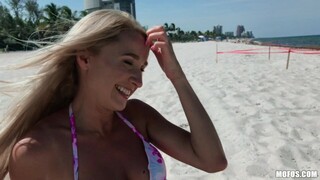 Смотри Blonde Wife's First Time Outdoor - бесплатное HD порно на FREE-FULL-PORN.COM