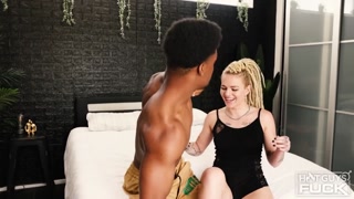 Смотри Roy Phillips' Big Cock Secret Exposed to Charlie - бесплатное HD порно на FREE-FULL-PORN.COM