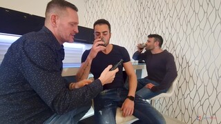 3on1 Blowjob Party with Milf Vittoria - бесплатное порно в 4K FREE-FULL-PORN.COM