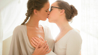 Смотри Glasses and Curves, a Winning Mix - бесплатное HD порно на FREE-FULL-PORN.COM