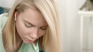 Смотри Teen Polly White and Mark Crow's Intimate European Encounter - бесплатное HD порно на FREE-FULL-PORN.COM
